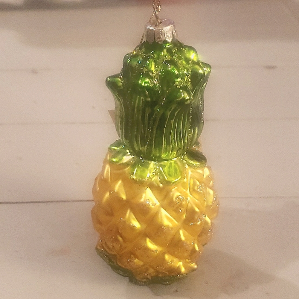 Beachcombers Blown-glass Pineapple Christmas tree Ornament, NWT